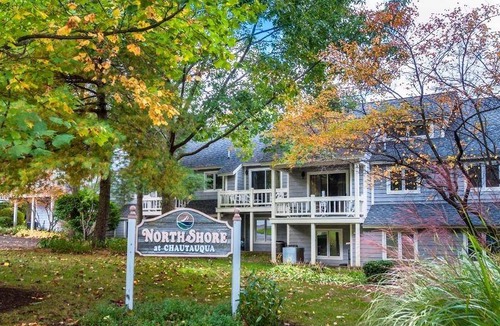 Chautauqua Condo | 148 m² Condo ∙ 2 bedrooms ∙ 8 guests