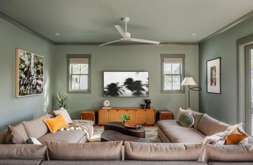 Thunderbolt House | 14BR Luxury Compound Private Pool Built-in spa