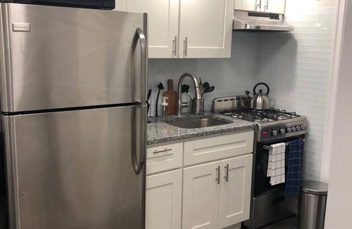 Industry Apartment | 1715 2E · Unique 2bed Apt/20 min to NYC-Parking Avail.