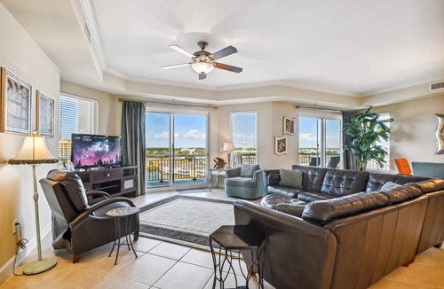 Holiday Isle Condo | 177 m² Condo ∙ 3 bedrooms ∙ 8 guests