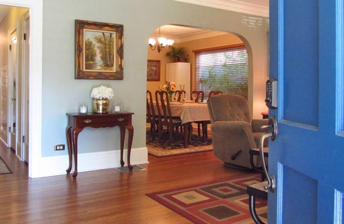 King House | 1925 Craftsman, Centrally Located, Hot Tub, Family and Kid-Friendly, Large Groups/Gatherings