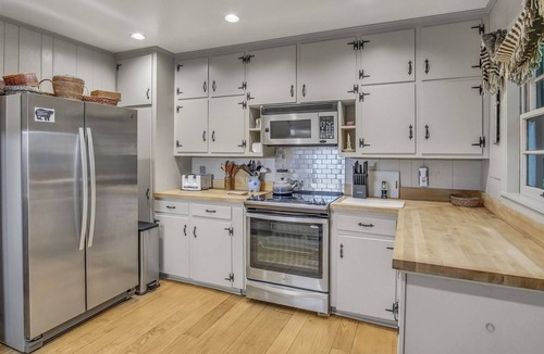 Highlands Cabin | 1935 Called. It Wants You to Stay a While | Laurelwood