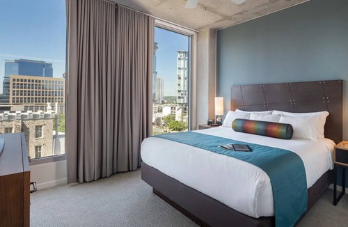 Civic District Resort | 1BD/Austin - Rooftop Pool & Firepit, BBQ!
