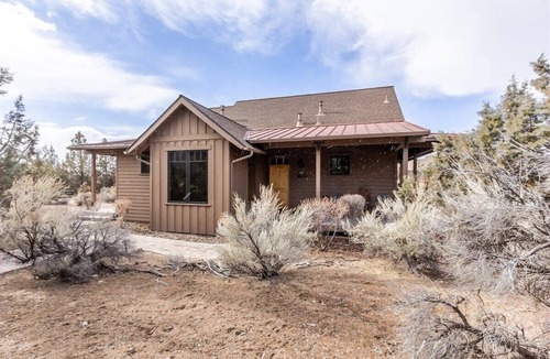 Powell Butte Cabin | 2 Bed/2 Bath, Brasada Ranch, Hot Tub, Resort Amenities