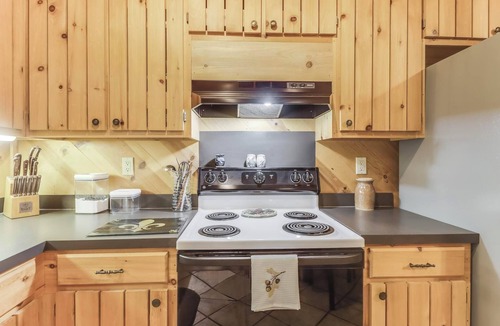 Perkinston House | 2 Bedroom 1 Bath Home in Perkinston, Ms with WiFi, AC, and peace and quiet.