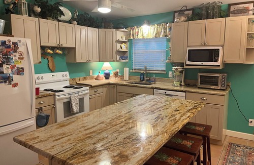 Sugarloaf Shores House | 2-bedroom bungalow in charming Sugarloaf Key with dock, close to Key West