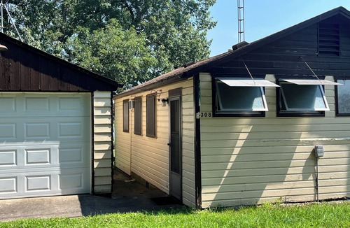 Mill Creek House | 2-bedroom bungalow with lake access