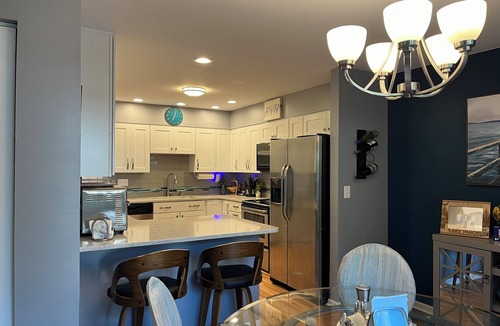 Blue Ash Condo | 2-bedroom condo in convenient Blue Ash. Walk to grocery, restaurants, etc