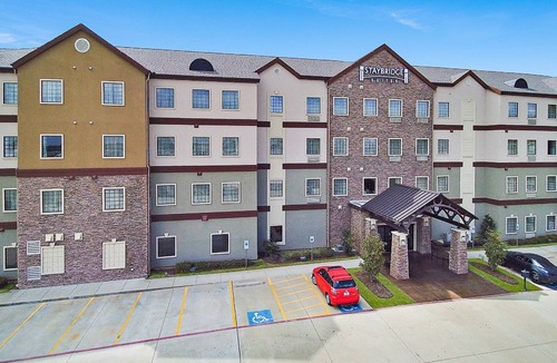 Longview Condo | 2 Bedroom | Free Breakfast. Indoor Pool & Hot Tub