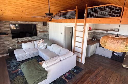 Kewadin House | 2 bedroom w/loft Torch Lake lakefront!