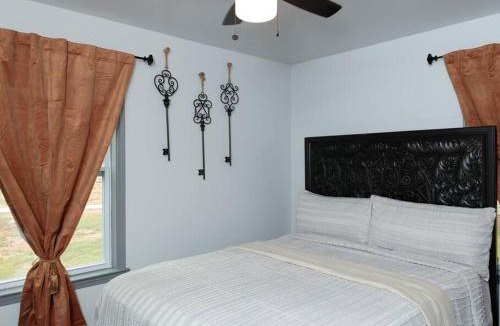 Perdue Hill Apartment | 2 Bedroom with Private office