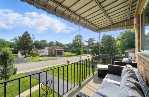 Groesbeck Apartment | 2 BR Extend Stay Haven, 10 Min to DTW