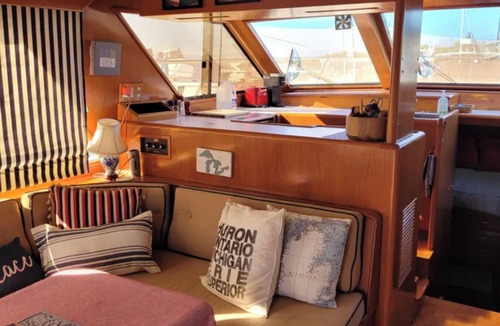 Bay Harbor Boat Rental | 2 Cabin Classic Yacht in Petoskey's Bay Harbor