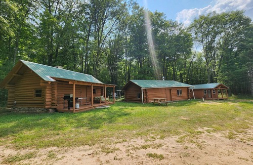 White Cloud Cabin | 2 Cabins with Kitchen/Bath House on 137 Acres!