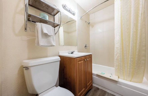 Hollywood District Hotel | 2 Convenient Units Near International Rose Test Garden