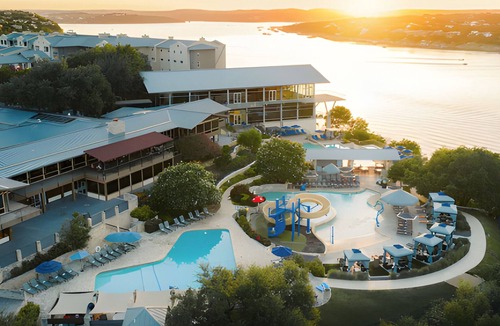Lakeway Hotel | 2 Double Queen Units with Lakeview, Outdoor Pool, Free Parking!