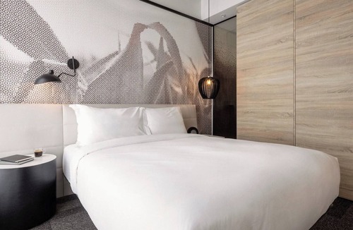 Brossard Hotel | 2 Elegant Rooms Perfect for Guests Seeking Style, Comfort & Accessibility