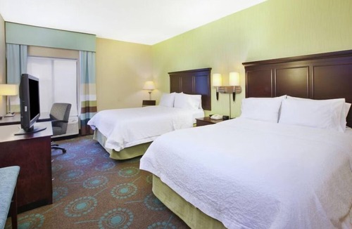 South Bend Hotel | 2 Exclusive Suites w/Free Breakfast – Great for Extended or Short Stays