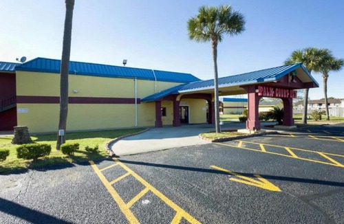 Northwest Pensacola Apartment | 2 Full Bed|Smk|Pensacola FL