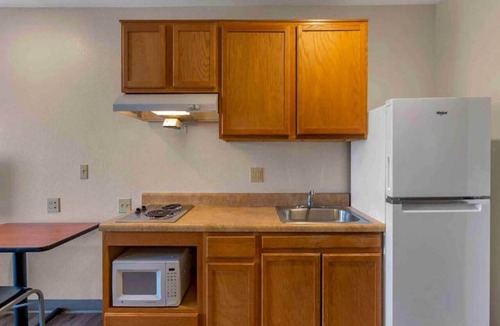 Bossier City Apartment | 2 Full Beds | Non-Smoking, Kitchen
