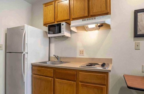 Bossier City Apartment | 2 Full Beds | Non-Smoking, Kitchen