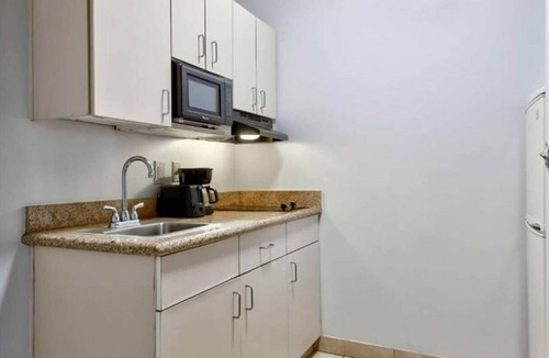 Sulphur Apartment | 2 Full Beds Suite with Kitchenette Smoking