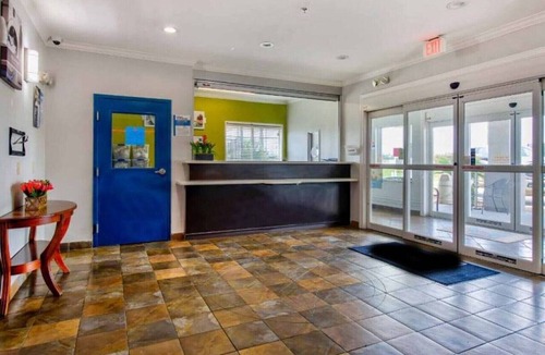 Sulphur Apartment | 2 Full Beds with Kitchenette Non - Smoking
