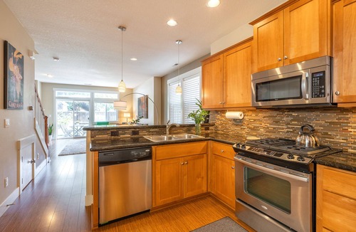 Tigard House | 2 King Beds, Quiet Neighborhood, Near It All