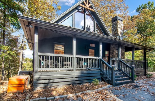 Foxfire Estates Cabin | 2 Masters + Theater + Sauna + Mtn Views + Hot Tub