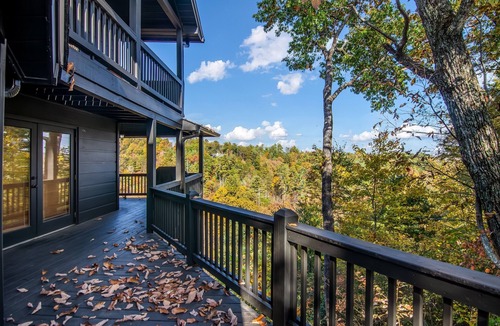 Foxfire Estates Cabin | 2 Masters + Theater + Sauna + Mtn Views + Hot Tub