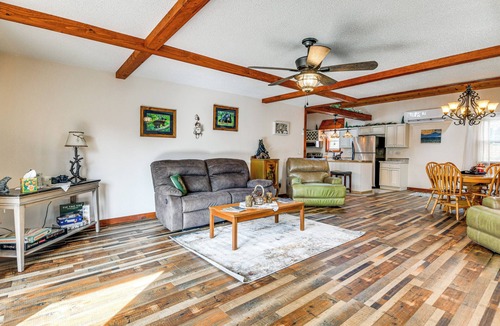 Peru Cabin | 2 Mi to Lake Champlain! 4 Riverfront Cabins