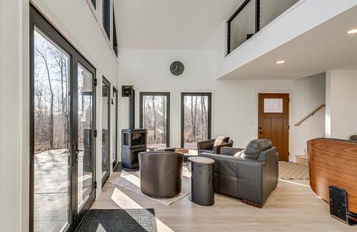 Lutsen House | 2 Mi to Lutsen Mtn: Modern Cabin w/Patio Fire Pit
