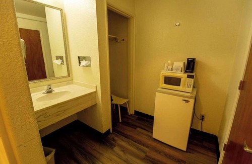 Pendleton Apartment | 2 Queen Beds Non-Smoking