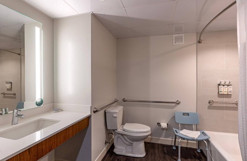 Central Business District Hotel | 2 Queens Std Room, Holiday Inn – Onsite Restaurant, Near Bourbon Street, 2 Units