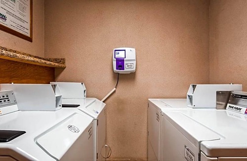 Southeast Salem Hotel | 2-Star Hotel ∙ Best Western Plus Mill Creek Inn