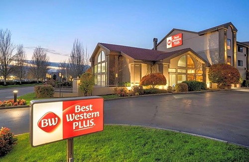 Southeast Salem Hotel | 2-Star Hotel ∙ Best Western Plus Mill Creek Inn