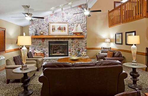 Menominee Hotel | 2-Star Hotel ∙ AmericInn by Wyndham Menominee