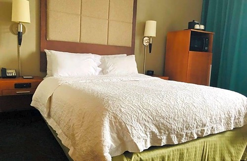 Thurston Hotel | 2-Star Hotel ∙ Hampton Inn Ann Arbor - North