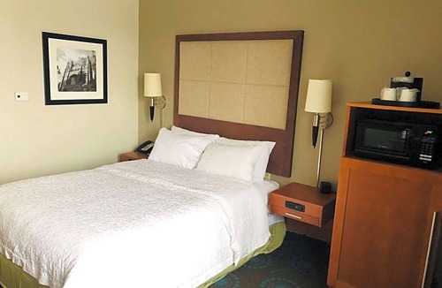 Thurston Hotel | 2-Star Hotel ∙ Hampton Inn Ann Arbor - North