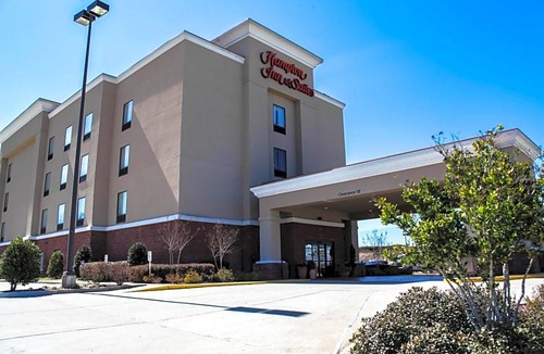 Grenada Hotel | 2-Star Hotel ∙ Hampton Inn & Suites Grenada