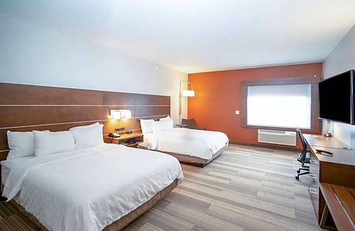 Houghton Hotel | 2-Star Hotel ∙ Holiday Inn Express Houghton-Keweenaw, an IHG Hotel