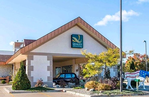 Escanaba Hotel | 2-Star Hotel ∙ Quality Inn & Suites