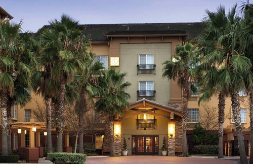 Hillsboro Hotel | 2 Suites in Modern Hotel w/Fully Equipped Kitchens & Fireplace - Free Parking