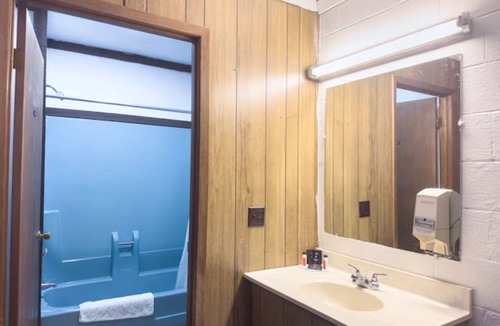 Spencer Hotel | 2 Units | Adventure-Ready Stay Minutes from Fall Creek Falls State Park