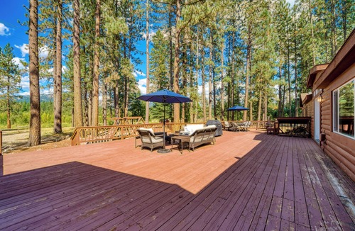 Sloat House | 200 Acres, River Access: 'Feather House' in NorCal