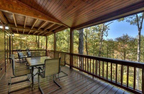 Copperhill Cabin | 279 m² Cabin ∙ 3 bedrooms ∙ 10 guests
