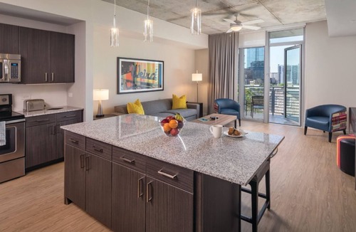 West End Condo | 2BD/Austin - Full Kitchen, W/D, Balcony, Fire Pit!