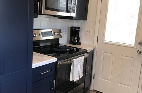 Stonington House | 2bed/2bath with water views, large deck, walking distance to beach/restaurants