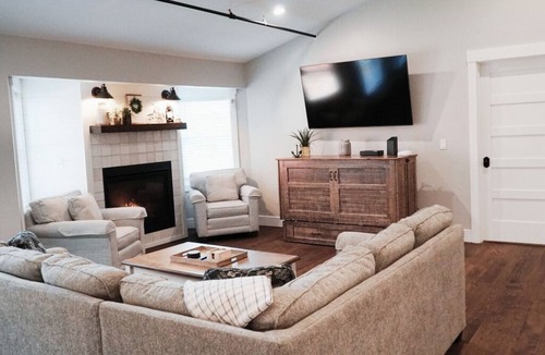 Stonington Apartment | 2BR 2BA Condo Minutes to DT Mystic!