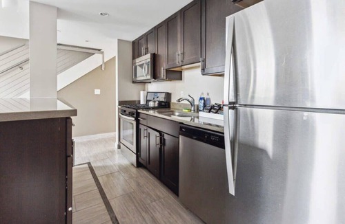 Downtown Detroit Apartment | 2BR Executive Modern Downtown Apartment